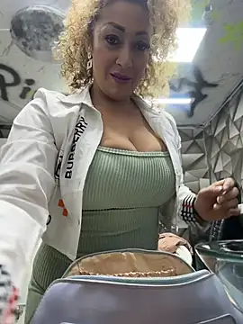 Katti Barrera online show from July 10, 9:59 pm