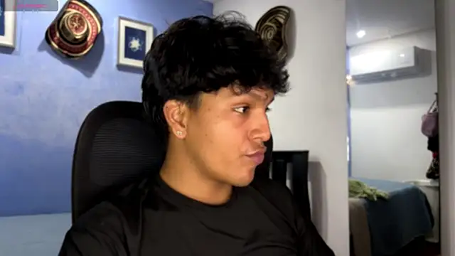 Xander bonnet1 online show from November 25, 3:23 pm