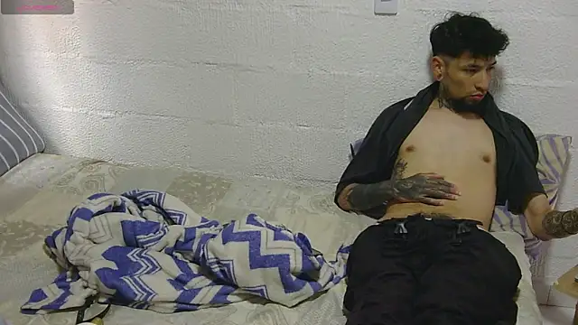 Snapshot of Garou_u chatting on December 17, 6:24 pm Garou u online show from December 17, 6:24 pm