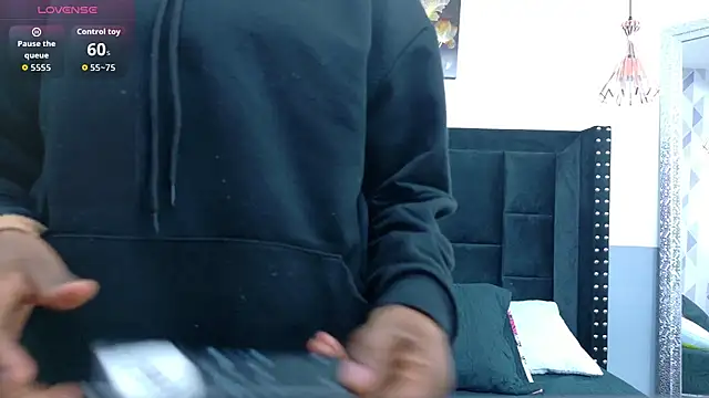 petitelittleebony online show from February 20, 2:19 am