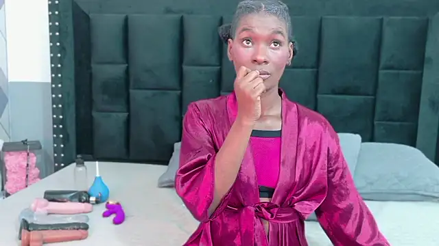 petitelittleebony online show from March 14, 3:01 am