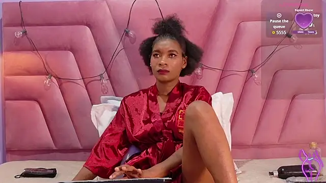 petitelittleebony online show from April 9, 1:51 am