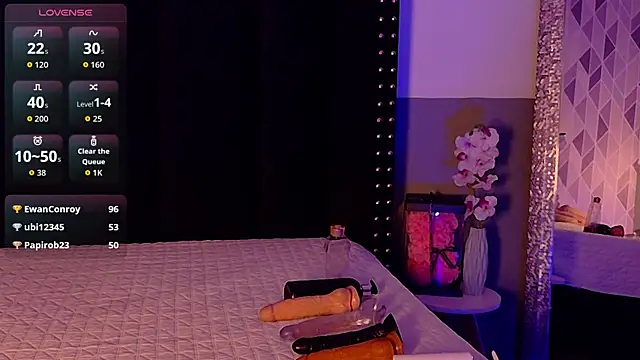 petitelittleebony online show from April 24, 2:35 am