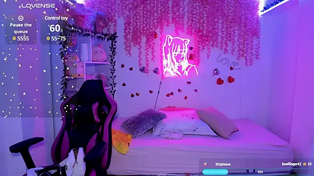 cat kitty18  online show from March 14, 9:21 pm