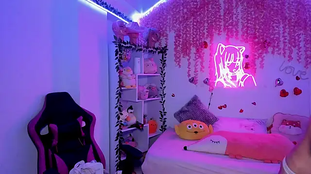 cat kitty18  online show from March 18, 12:40 am