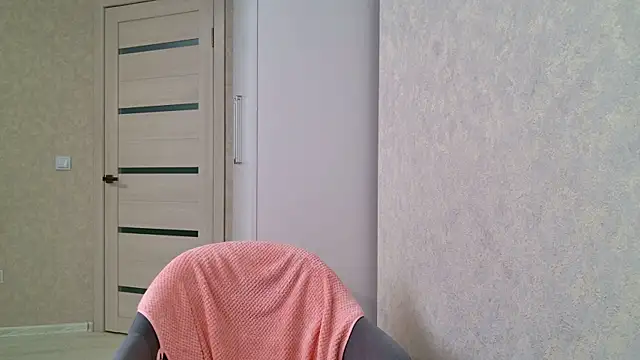 Snapshot of anna_kiss69 chatting on March 6, 3:35 pm anna kiss69 online show from March 6, 3:35 pm
