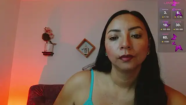 Snapshot of Emmi_Cam chatting on February 3, 7:46 am Emmi Cam online show from February 3, 7:46 am