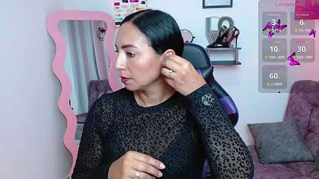 Emmi Cam online show from March 25, 1:10 pm