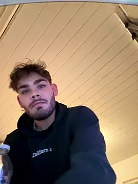 JuNIs  online show from October 19, 7:16 pm