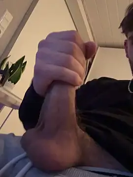 JuNIs  online show from October 21, 5:12 pm