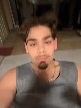 JuNIs  online show from November 24, 9:15 pm