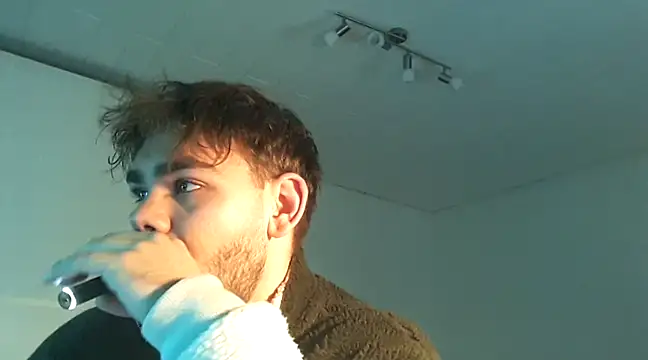 JuNIs  online show from December 10, 11:54 am