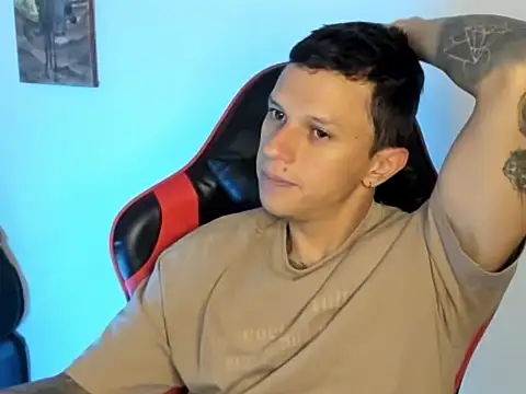 Snapshot of goodboy69l chatting on February 14, 9:15 pm goodboy69l online show from February 14, 9:15 pm