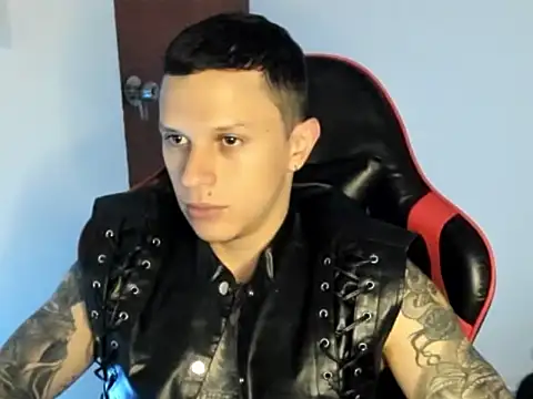 Snapshot of goodboy69l chatting on June 3, 7:51 pm goodboy69l online show from June 3, 7:51 pm