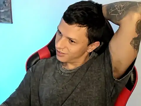 Snapshot of goodboy69l chatting on February 11, 12:16 pm goodboy69l online show from February 11, 12:16 pm