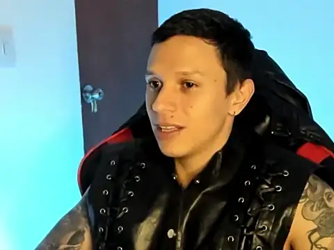 Snapshot of goodboy69l chatting on July 9, 2:49 pm goodboy69l online show from July 9, 2:49 pm