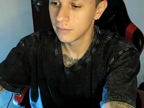 Snapshot of goodboy69l chatting on June 7, 12:05 am goodboy69l online show from June 7, 12:05 am