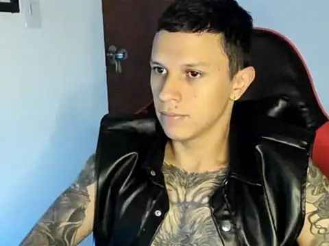 Snapshot of goodboy69l chatting on June 16, 3:23 pm goodboy69l online show from June 16, 3:23 pm