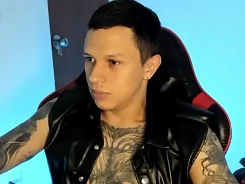 Snapshot of goodboy69l chatting on June 20, 11:15 am goodboy69l online show from June 20, 11:15 am