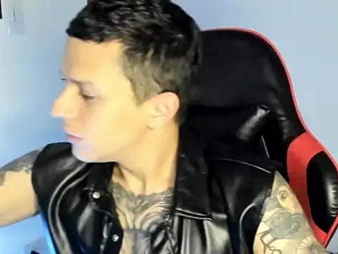 Snapshot of goodboy69l chatting on June 17, 6:07 pm goodboy69l online show from June 17, 6:07 pm