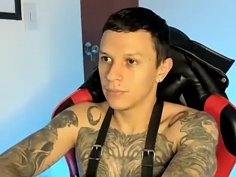 Snapshot of goodboy69l chatting on June 29, 1:23 am goodboy69l online show from June 29, 1:23 am