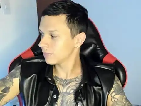 Snapshot of goodboy69l chatting on June 18, 4:45 pm goodboy69l online show from June 18, 4:45 pm