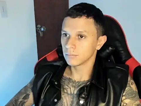 Snapshot of goodboy69l chatting on June 4, 5:50 pm goodboy69l online show from June 4, 5:50 pm