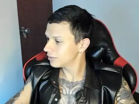 Snapshot of goodboy69l chatting on June 25, 3:28 pm goodboy69l online show from June 25, 3:28 pm