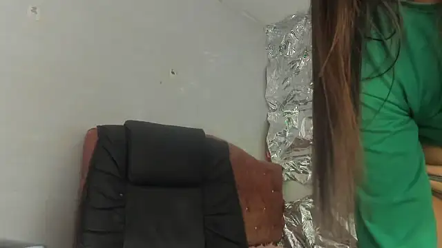 Snapshot of SarahStones chatting on January 13, 4:38 am SarahStones online show from January 13, 4:38 am