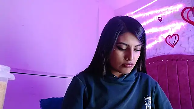 SarahStones online show from March 14, 8:42 am