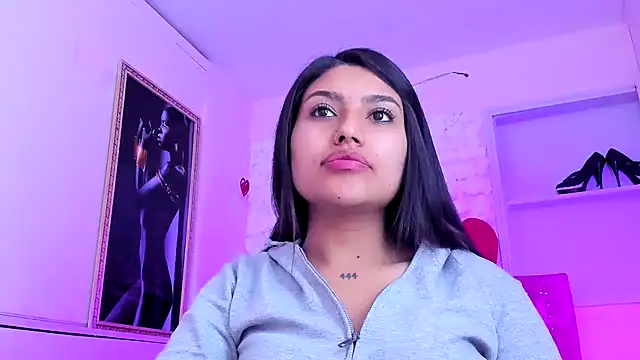 SarahStones online show from October 2, 9:01 am