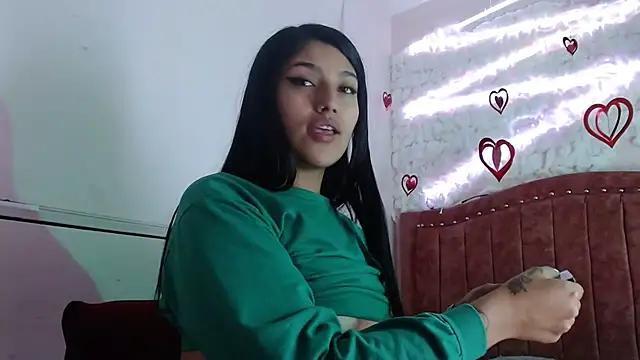 SarahStones online show from March 18, 6:50 am