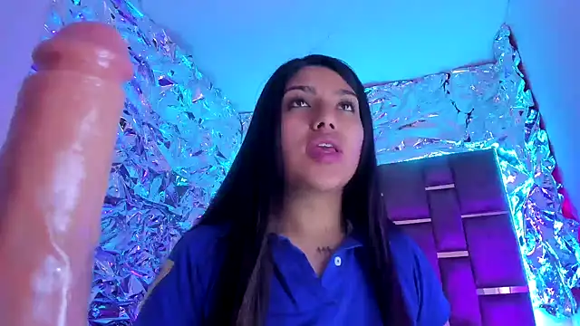 SarahStones online show from December 1, 9:54 am