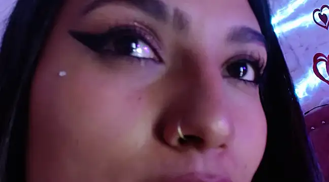 SarahStones online show from March 10, 4:28 am