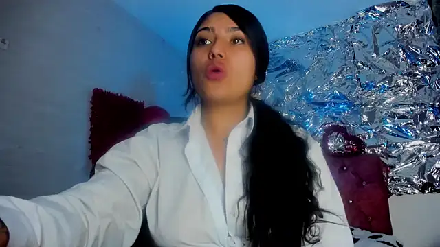 SarahStones online show from March 15, 5:25 am