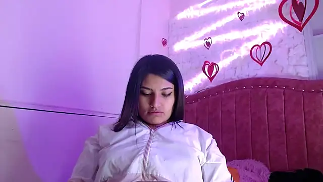 SarahStones online show from March 14, 9:00 pm