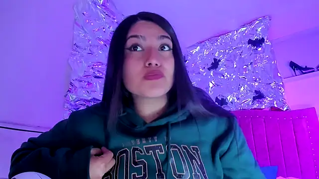 SarahStones online show from November 27, 10:54 pm