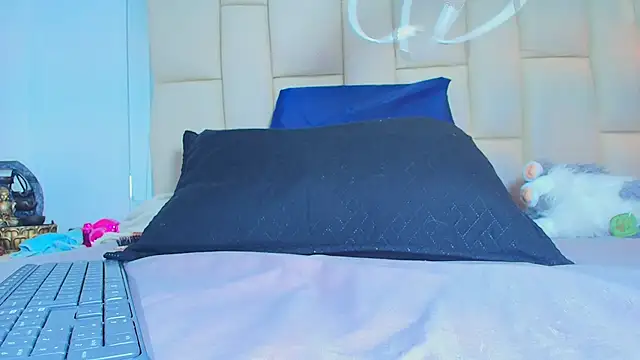 Snapshot of mss_mar chatting on December 17, 3:33 am mss mar online show from December 17, 3:33 am