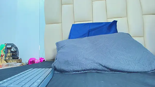 Snapshot of mss_mar chatting on December 18, 3:22 am mss mar online show from December 18, 3:22 am