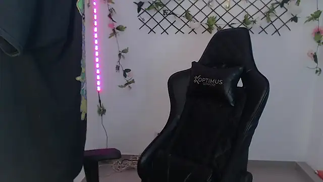 andy bell x online show from February 12, 5:07 am