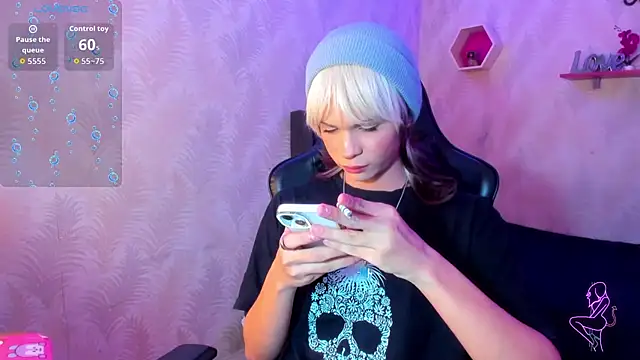 Snapshot of andy_bell_x chatting on November 30, 3:07 am andy bell x online show from November 30, 3:07 am