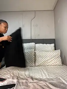 DrippinCaramelCutie online show from May 14, 1:13 am