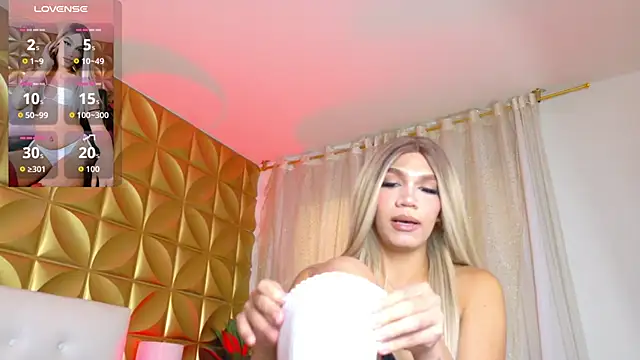 Snapshot of Sara-Smith- chatting on November 11, 12:22 pm Sara-Smith- online show from November 11, 12:22 pm