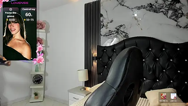 Sara-Smith- online show from July 18, 3:48 am