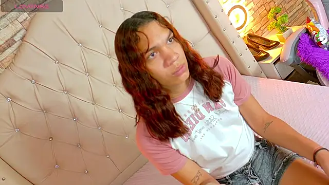 Sara-Smith- online show from July 12, 11:22 am