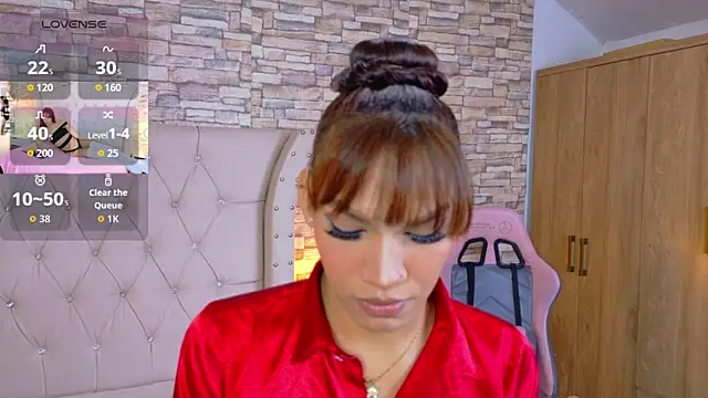 Sara-Smith- online show from April 25, 1:14 pm