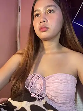 Snapshot of ursweet_babygirl chatting on March 1, 5:35 pm ursweet babygirl online show from March 1, 5:35 pm