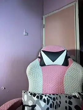 ursweet babygirl online show from April 18, 4:20 pm