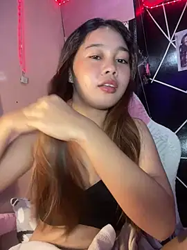 Snapshot of ursweet_babygirl chatting on February 22, 5:14 pm ursweet babygirl online show from February 22, 5:14 pm