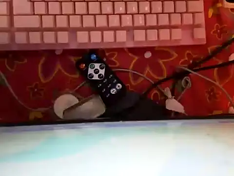 Snapshot of ursweet_babygirl chatting on February 1, 5:33 pm ursweet babygirl online show from February 1, 5:33 pm